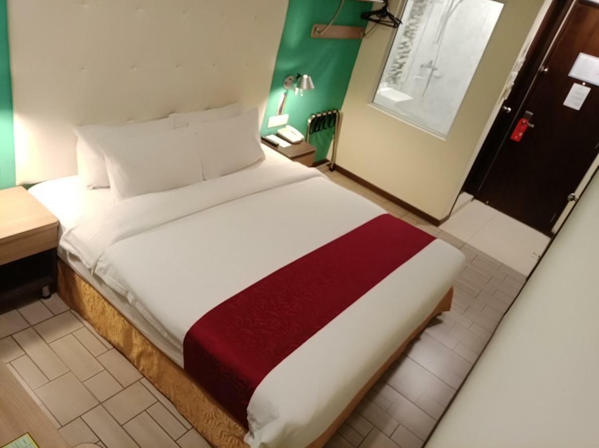 Lumut Suites Ngoại thất bức ảnh
