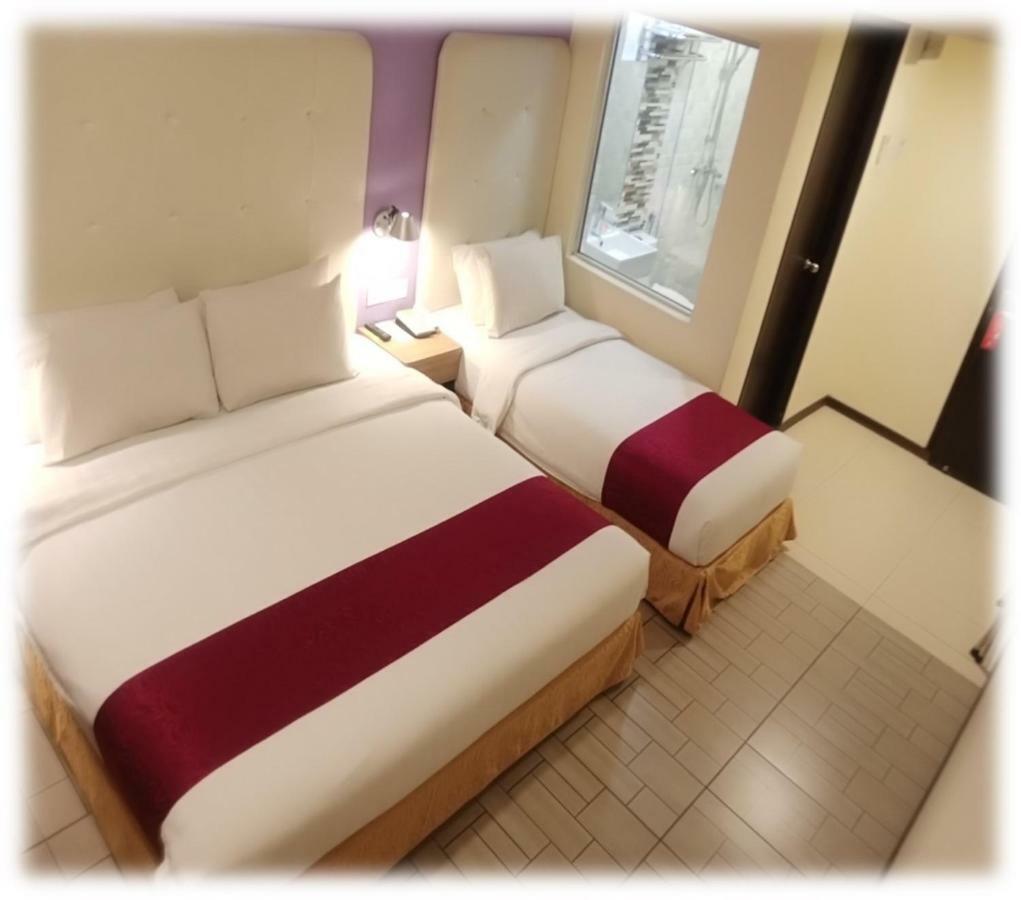 Lumut Suites Ngoại thất bức ảnh