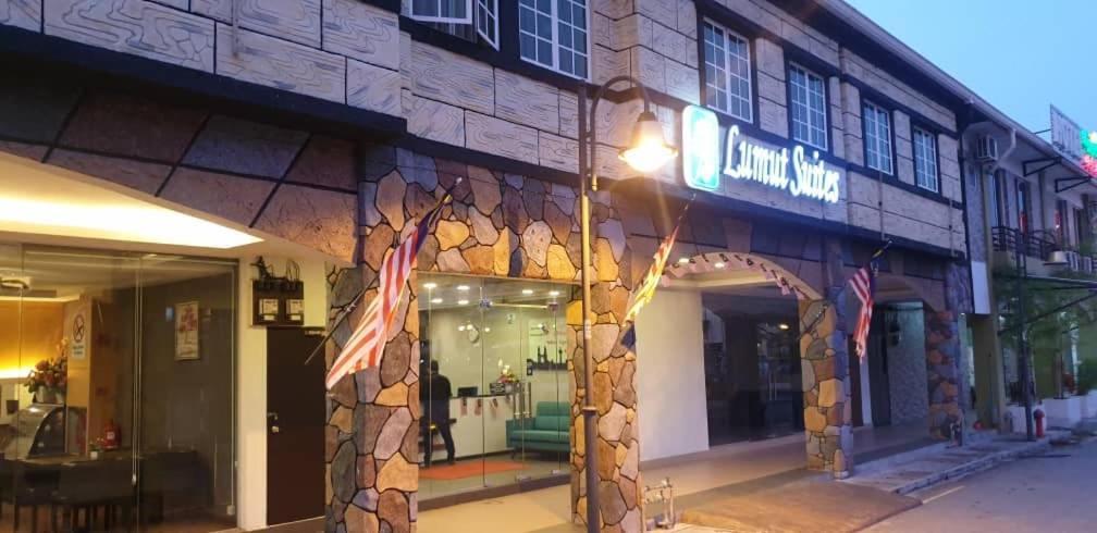 Lumut Suites Ngoại thất bức ảnh
