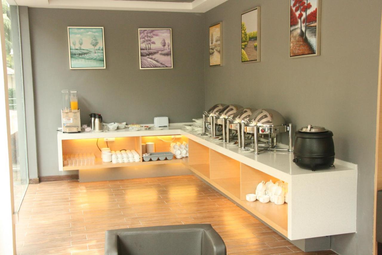 Lumut Suites Ngoại thất bức ảnh