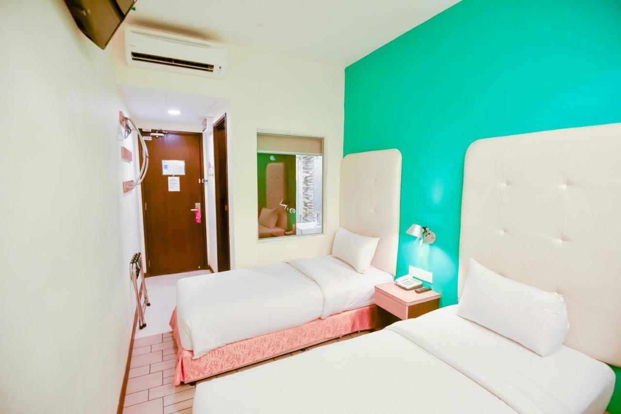 Lumut Suites Ngoại thất bức ảnh
