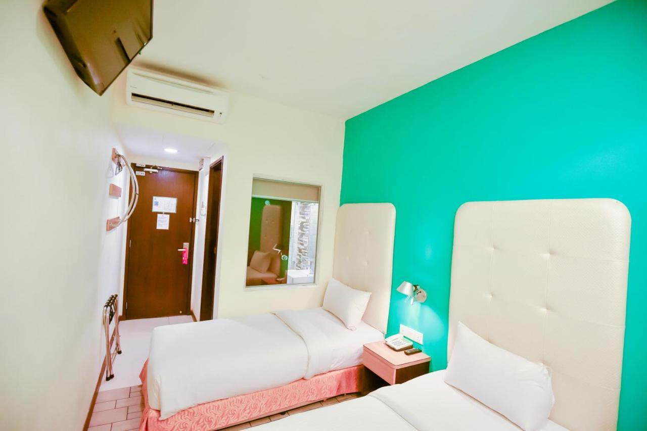 Lumut Suites Ngoại thất bức ảnh